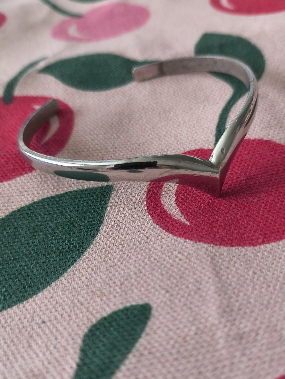 Vintage Avon 'Avant' Silver Tone V point Cuff Bracelet. Estate Find